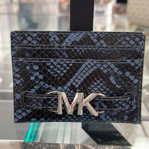 MICHAEL KORS
Reed Large Snakeskin Python Pattern Card Holder Case
Denim 
NWT - Picture 14 of 16
